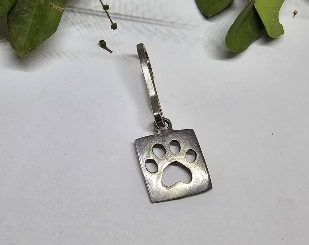 Paw Print Zipper Pull/Tag