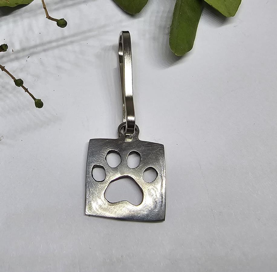 Paw Print Zipper Pull/Tag